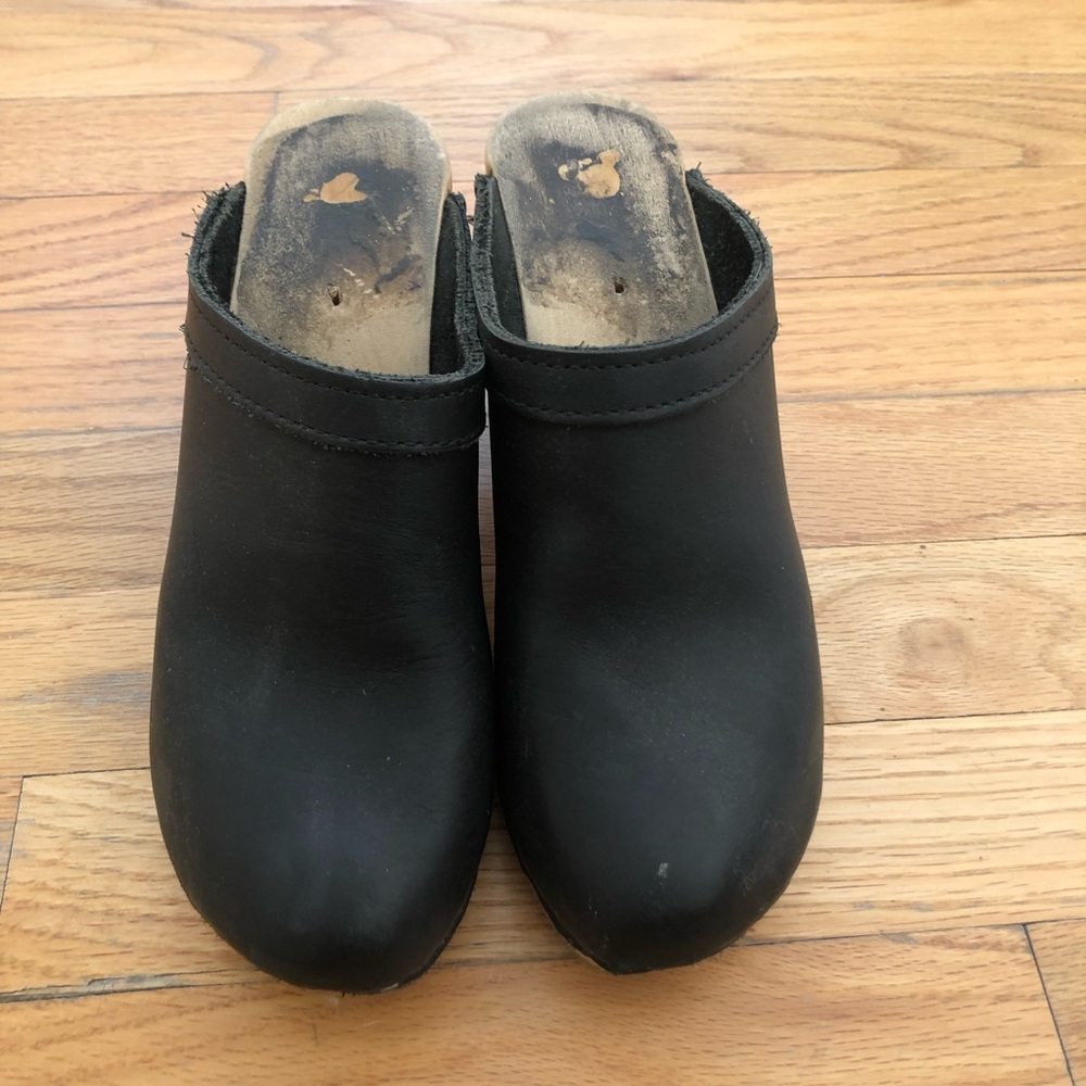 No. 6 Clogs size 38 (7.5)